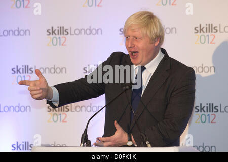 London, England, UK. Freitag, 23. November 2012. Londoner Bürgermeister Boris Johnson öffnet die Fähigkeiten, London 2012 interaktive Fähigkeiten und Karriere bei Jungen und zukünftigen Londoner Belegschaft des Excel Exhibition Centre, London. Stockfoto