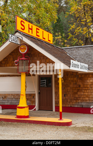 Restauriert alte Zeit Shell Tankstelle in South Yuba River State Park, Kalifornien. Stockfoto