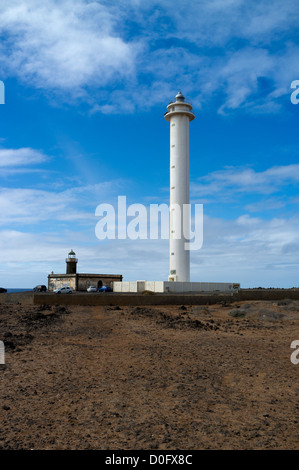 dh Faro de Pechiguera Leuchtturm PLAYA BLANCA LANZAROTE neue und alte Faro de Pechiguera Leuchttürme Stockfoto