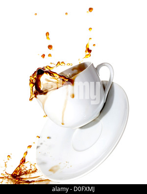Kaffeetasse Verschütten auf Boden Stockfoto