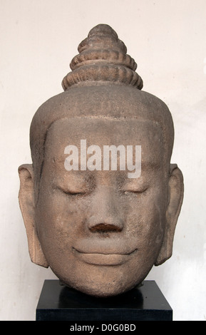 Kopf-Buddha-Bild 13. Jahrhundert n. Chr. Khmer Bayon Kunst Wat Wat Phra Ram Thailand Museum Bangkok Stockfoto