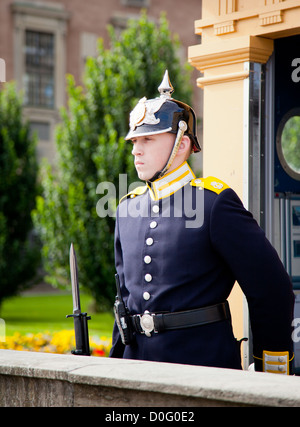 Wache vor dem königlichen Schloss in Stockholm, Schweden Stockfoto