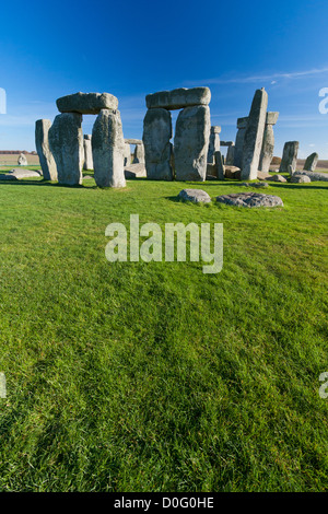 Stonehenge, antike Welterbe-Aufstellungsort. Erbaut ca. 3100-1600, in Wiltshire, England. Stockfoto