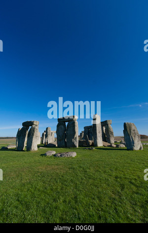 Stonehenge, antike Welterbe-Aufstellungsort. Erbaut ca. 3100-1600, in Wiltshire, England. Stockfoto