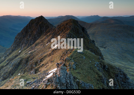 Sonnenuntergang, Sgurr Na Forcan und der Forcan Ridge, Glen Shiel, Scotland, UK Stockfoto