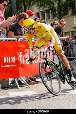 Bradley Wiggins nähert sich der Ziellinie in Chartres, auf seine Weise zu gewinnenden Stufe 19 und der Tour de France 2012. Stockfoto