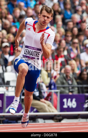 Christophe Lemaitre (FRA) im Wettbewerb mit den Herren 100m 1. Runde bei den Olympischen Sommerspielen 2012 in London Stockfoto