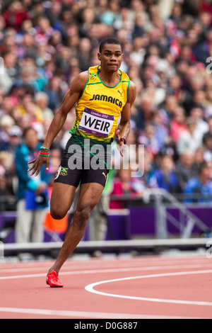 Warren Weir (JAM) im Wettbewerb mit den Herren 100m 1. Runde bei den Olympischen Sommerspielen 2012 in London Stockfoto