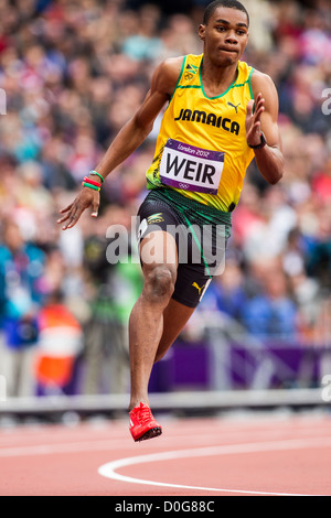 Warren Weir (JAM) im Wettbewerb mit den Herren 100m 1. Runde bei den Olympischen Sommerspielen 2012 in London Stockfoto