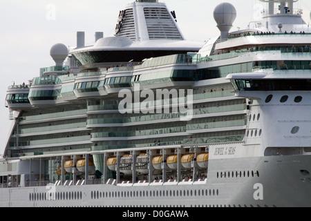 90.090 Gt Royal Caribbean Cruise Lines Schiffes Jewel of the Seas Stockfoto