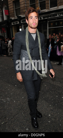 Danny Cipriani London Fashion Week Frühjahr/Sommer 2011 - Vivienne Westwood - Abflüge London, England - 19.09.10 Stockfoto