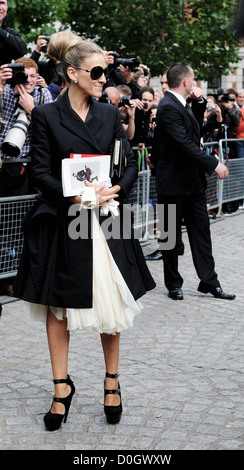 Sarah Jessica Parker McQueen Memorial an St Pauls Cathedral in London, England - 20.09.10 Stockfoto