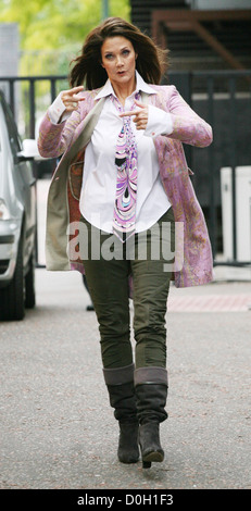 Lynda Carter außerhalb der ITV Studios London, England - 13.09.10 Stockfoto