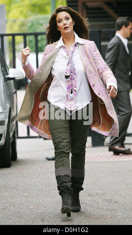 Lynda Carter außerhalb der ITV Studios London, England - 13.09.10 Stockfoto