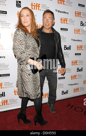 Patti Scialfa und Bruce Springsteen das 35. Toronto International Filmfestival - "PROMISE: The Making of Darkness am Rande Stockfoto