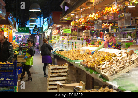 Pilze verkauft an den Mercat de Sant Josep De La Boqueria, Mercat De La Boqueria, La Boqueria Markt, Barcelona, Katalonien, Spanien Stockfoto