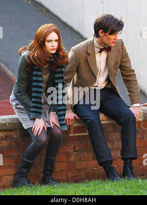 Matt Smith und Karen Gillan "Doctor Who" Dreharbeiten vor Ort im Südwesten des Landes. England Stockfoto