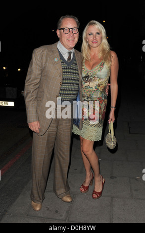 Vic Reeves und Nancy Sorrell starten die Sonne neue Zeitschrift "Buzz" Il Bottacio - Abflüge London, England - 15.09.10 Stockfoto