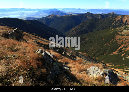 Blick auf Jalovska Dolina von Prislop, Zapadne Tatry - Rohace. Stockfoto