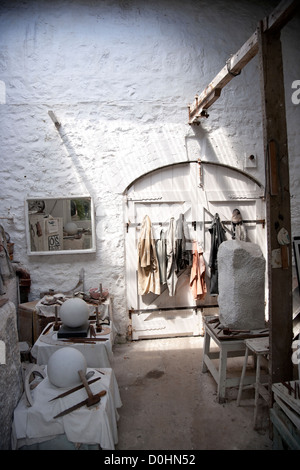 Ein Blick auf das Studio Interieur im Barbara Hepworth Museum in St Ives. Stockfoto