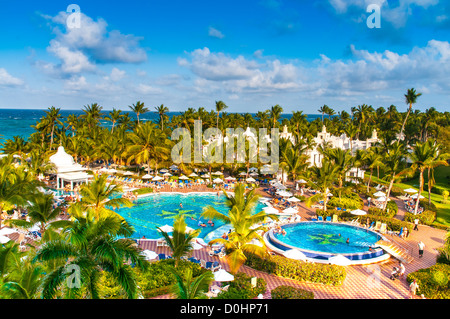 Pool-Bereich; Riu Palace; Hotel; Punta Cana; Dominikanische Republik; Karibik Stockfoto