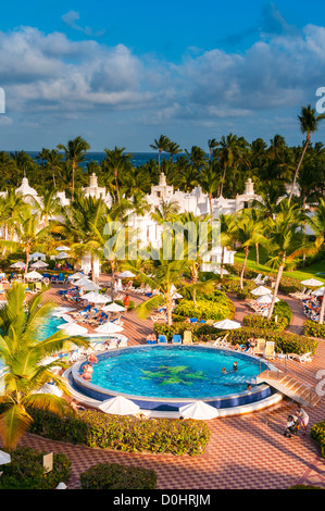 Pool-Bereich; Riu Palace; Hotel; Punta Cana; Dominikanische Republik; Karibik Stockfoto