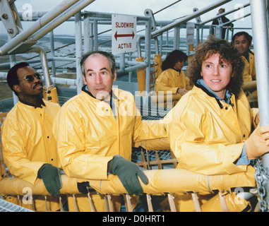 Die STS - 51L Challenger Crew Fluchtwege Flugausbildung in Folie Drahtkörbe. Sie sind von links nach rechts: Mission Spe Stockfoto