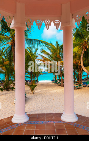 Pool-Bereich; Riu Palace; Hotel; Punta Cana; Dominikanische Republik; Karibik Stockfoto