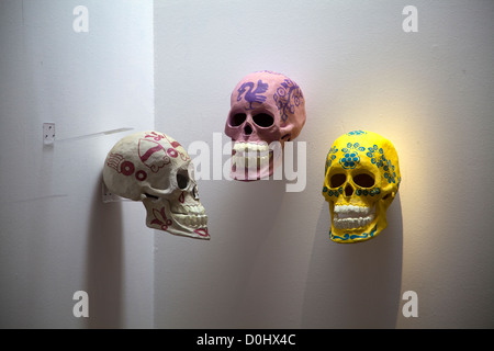 Calaveras Ausstellung im Museo Nacional de Culturas Popular gemalt, während Dia de Los Muertos feiern - Coyoacán - Mexiko-Stadt Stockfoto