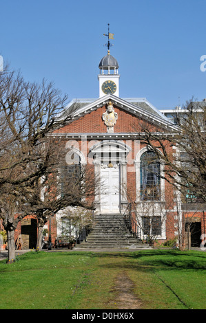 Kapelle am Trinity Grün Armenhäuser Grade one Gebäude Mile End Road Whitechapel East London England Großbritannien Stockfoto