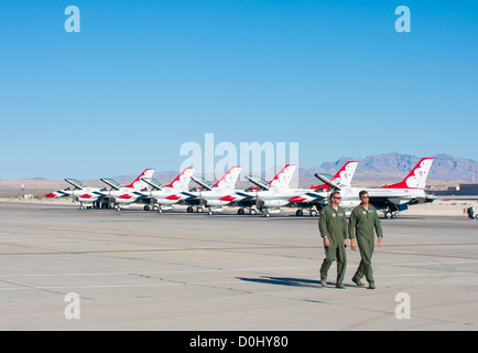 Thunderbird-f-16-Flugzeuge einer Flugshow wird vorbereitet Stockfoto