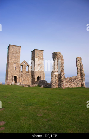 Die Reculver Türme auf der nördlichen Küste von Kent. Stockfoto