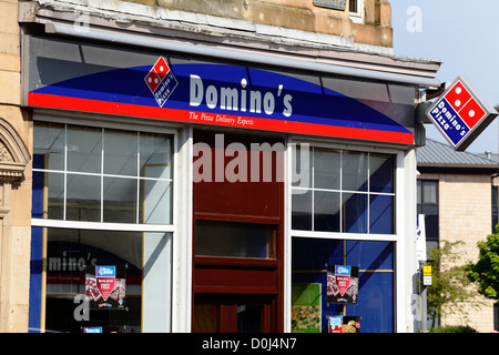 Ein Domino Pizza zum Mitnehmen-Food-Geschäft in Schottland, Großbritannien Stockfoto