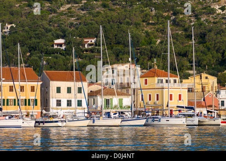 Yachten oder Segel Boote vor Anker bei Gaios, Paxos, Griechenland Stockfoto