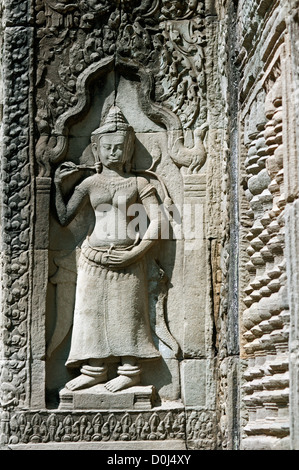 Relief von einem gesagt, eine weibliche Gottheit, als Tempelwächter, Preah Khan Tempel, Angkor, Siem Reap, Kambodscha Stockfoto