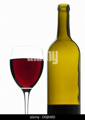 Glas Rot Wein und Flasche Stockfoto