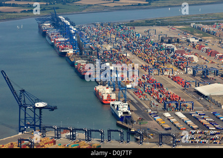 Luftbild des Hafens Felixstowe und Container-Terminal. Stockfoto