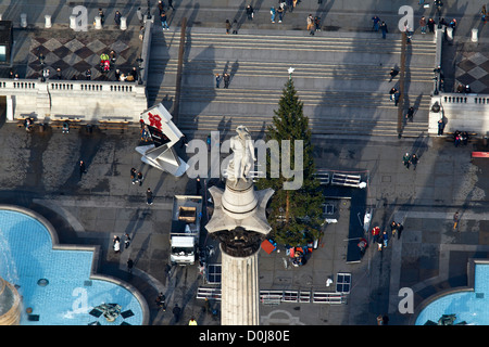 Luftaufnahme von Nelsons Säule auf dem Trafalgar Square in London. Stockfoto