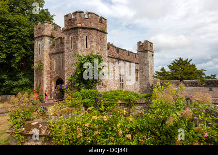 14. Jahrhundert große Torhaus, Dunster Castle, Somerset, England, UK, Europa Stockfoto