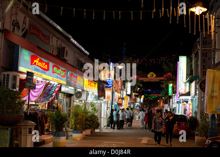 Eine Nacht Zeit Straßenszene in Georgetown Little India Bezirk in Penang, Malaysia Stockfoto