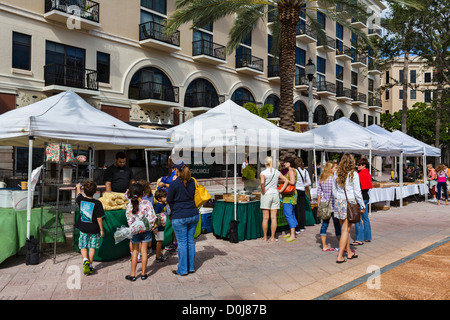 Am Samstagmorgen Greenmarket am Ende des Clematis Street, West Palm Beach, Treasure Coast, Florida, USA Stockfoto