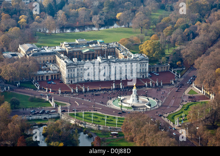 Luftaufnahme des Buckingham Palace in London.