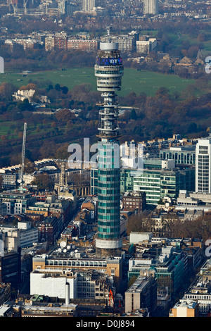 Luftbild von der Telecom Tower in London mit Regents Park an der Rückseite. Stockfoto