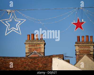 Dächer und Weihnachtsschmuck in Abingdon-on-Thames. Stockfoto