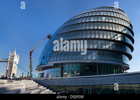 Ein Blick auf die Tower Bridge und der Greater London Authority-Gebäude. Stockfoto