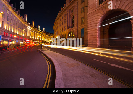 Straßenlauf vom Piccadilly Circus im Londoner West End. Stockfoto