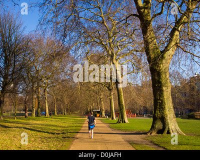 Jogger trainieren im Hyde Park. Stockfoto