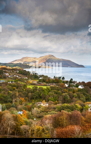 Ein Blick in Richtung der Heiligen Insel von der Isle of Arran. Stockfoto