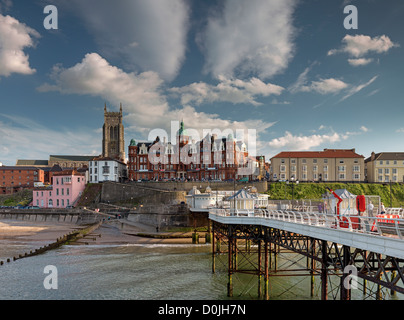 Rückblick auf den Pier auf Cromer in Norfolk. Stockfoto