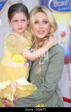 Stephanie Pratt A Sing-A lange-Premiere von "Beauty and the Beast" Diamond Edition statt im El Capitan Theatre Hollywood Stockfoto